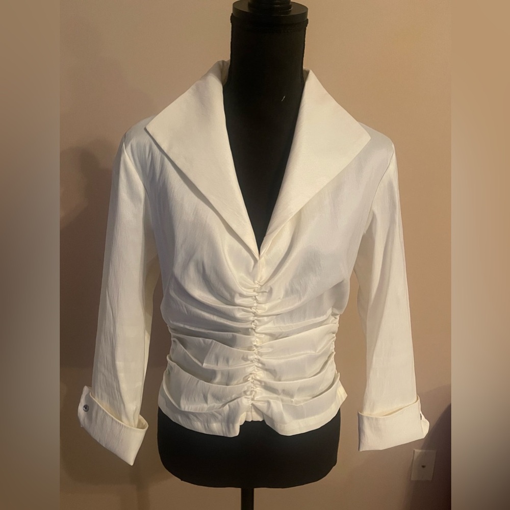 Tadashi Shoji White Stretch Taffeta Ruched Blouse with Winged Collar size 10.